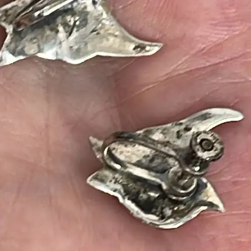 Vintage handmade sterling silver Cala Lily screwback earrings