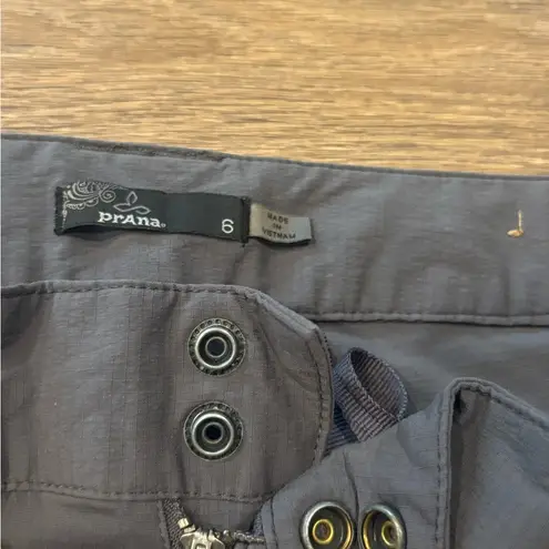 prAna Women’s Grey Cargo Shorts – Size 6