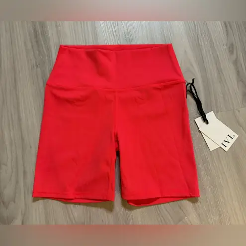 NWT IVL Collective High