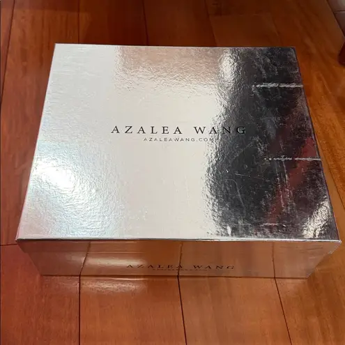 NWT Azalea Wang Chatty Buckle Detail Bootie In Black Black Patent Size 9