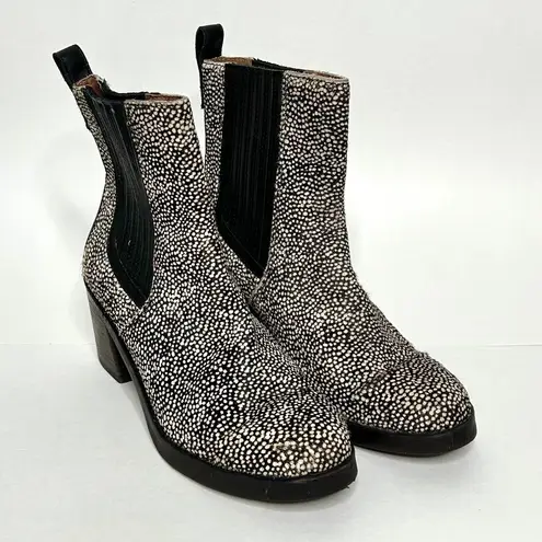 UGG  Camden Exotic Pony Hair Boots in Black Dotted Print Size 6.5