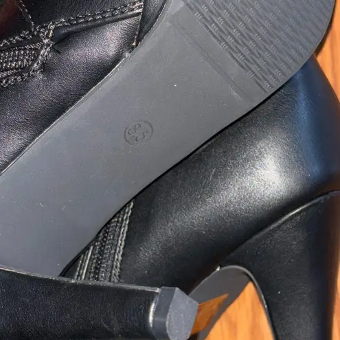 Leather Knee High heeled boots with diamond and silver band Black Size 8.5