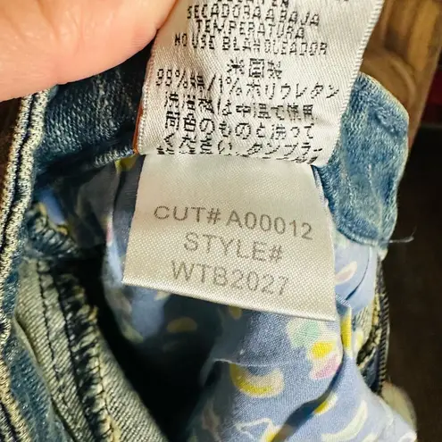 Antik Denim NWT Medium Wash Five Pocket Embroidered Pocket Bootcut Jeans Size 27