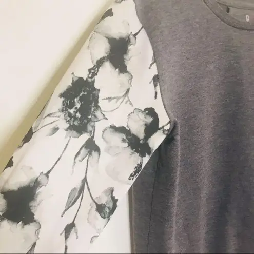 Atmosphere / M / Gray Sweatshirt Zipper Floral Sle