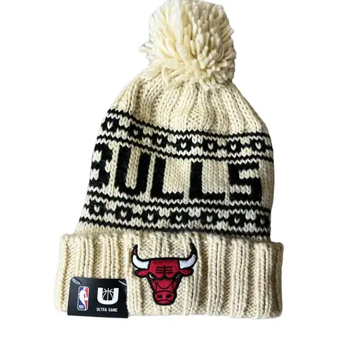 Nba NWT  ERA CHICAGO BULLS WHITE SPORT WOMENS KNIT HAT