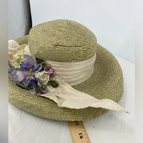 Toucan Straw hat light green, spray of flowers on raw silk ribbon Green