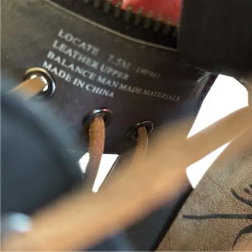 OTBT EUC  Leather Locate Sandals Black
Brown Size 7.5