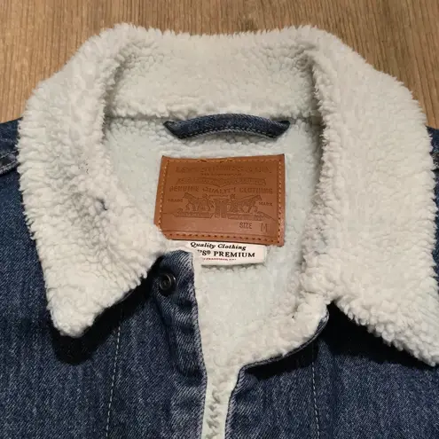 Levi's  Womens EX-BOYFRIEND SHERPA TRUCKER JACKET sz M Oversized