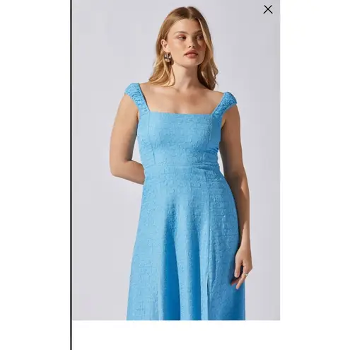 ASTR the Label Crinkle Maxi Dress Size Large Blue