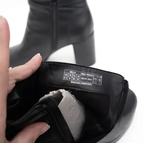 Vionic - Nella Black Leather Ankle Boots - Slightly flawed.