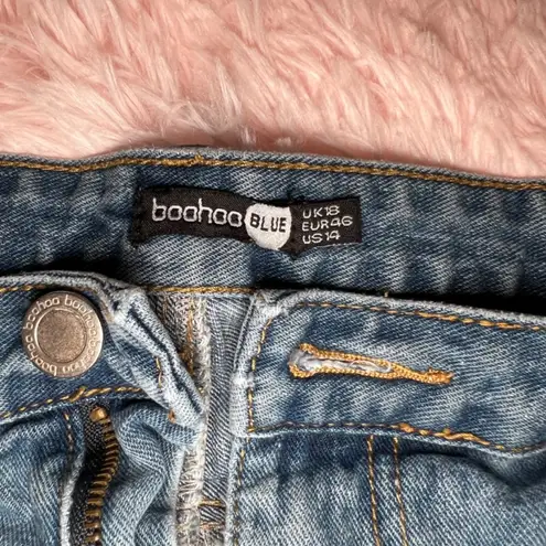 Boohoo  distressed high waist Jean shorts