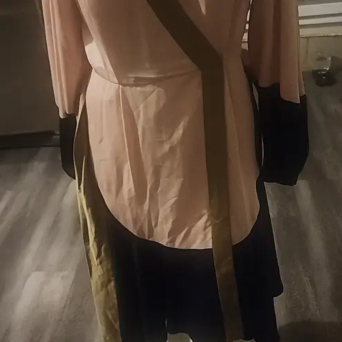 BCBGMAXAZRIA  WRAP AROUND DRESS SIZE XS