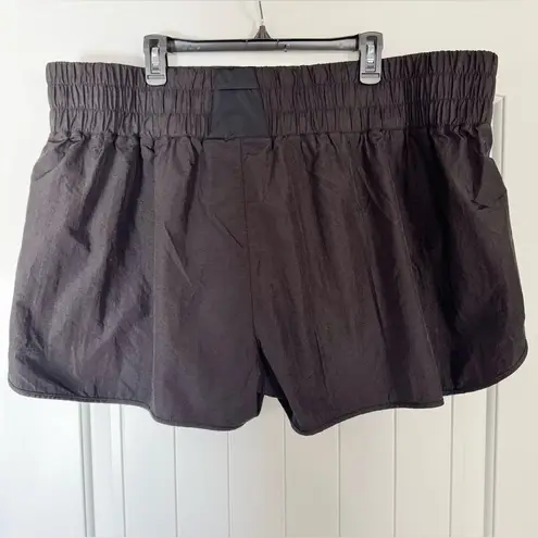 Women’s Black High Rise Dolphin