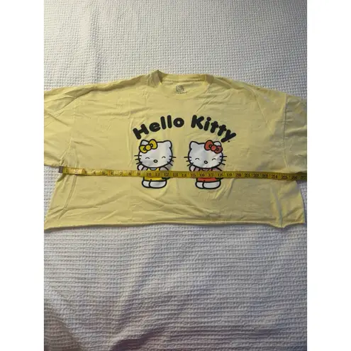 Hello Kitty  Yellow Cropped T-Shirt Women's 3XL Graphic Print Short Sleeve Cute