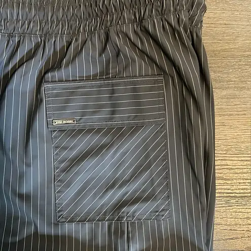 Zyia Women's Gray Pinstripe La Jolla Sleeveless Short Romper Small