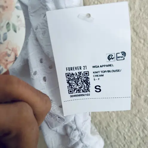 White Puff Sleeve Ruffled Blouse