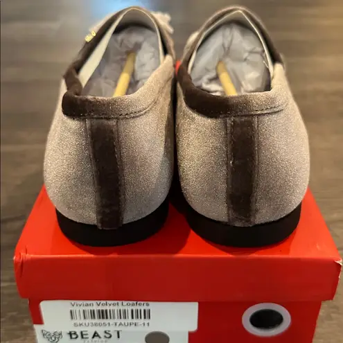 Beast Fashion 11 Vivian-02 Taupe Velvet with Gold Chain Detail Loafers