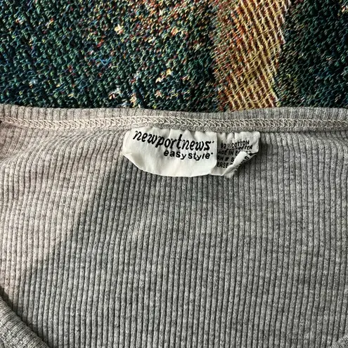 Newport News Vintage Y2K Gray Fitted Long Sleeve Ribbed Top V-Neck Shirt Size M