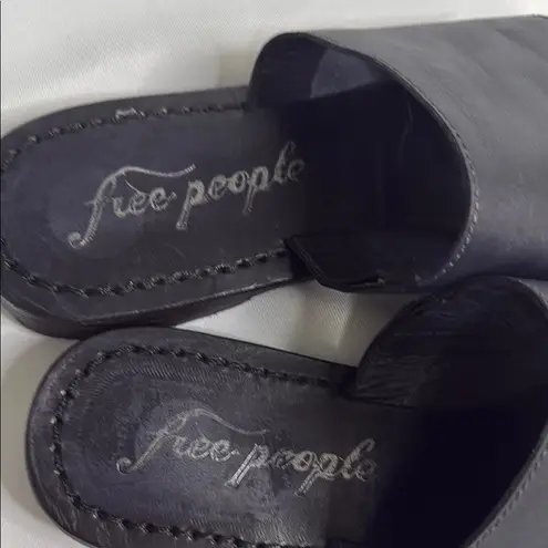 Free People Free‎ People Black Sandals with Gold Chain