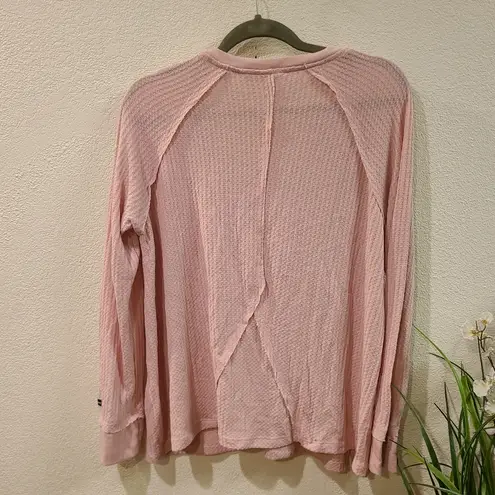 Calvin Klein  Jeans Pink Longsleeve V-neck Top Size Large