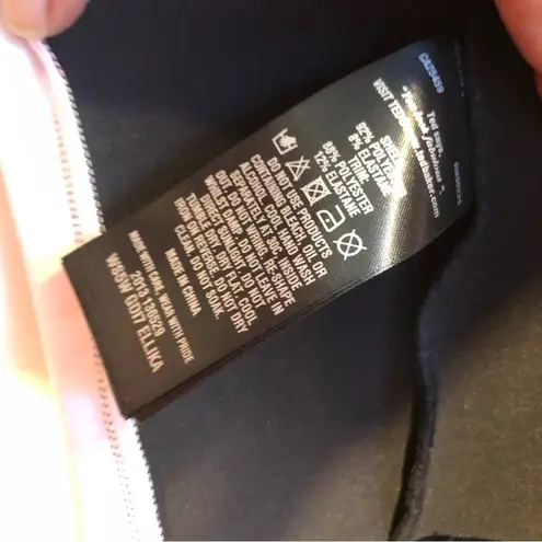 Rock & Republic  top small gray oversized tee distressed material floral