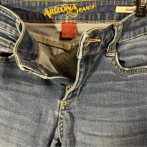 Arizona Jeans Arizona Distressed Jegging Jeans Size xs/28”
