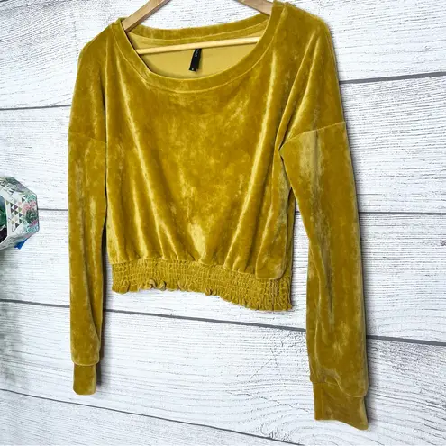 Savvi Velvet Mustard Yellow Gold Long Sleeve Cropped Top Size Small