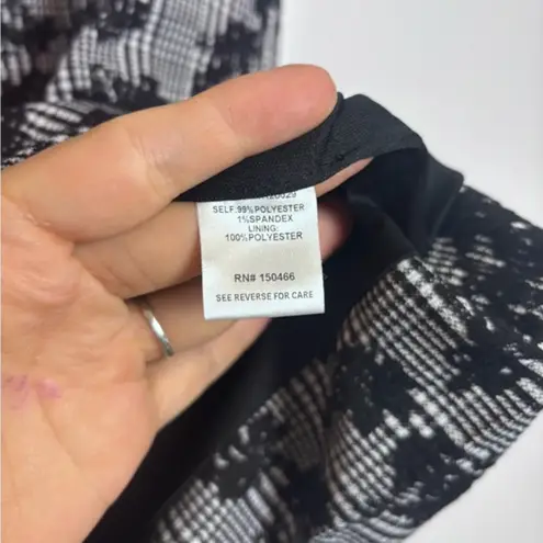 41 Hawthorn NWT Stitch Fix Black White Floral Camellia Knit Pencil Skirt Gray Size M