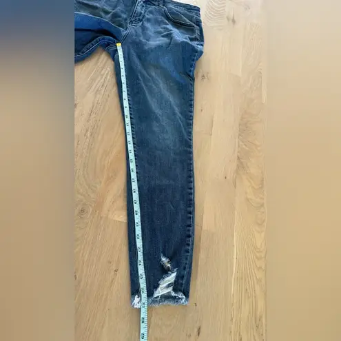 Judy Blue High Rise Skinny Tummy Control Jean with Distressed Hem size 15 / 32