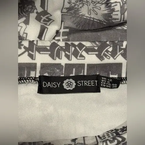 Daisy Street NWOT Anime Black & White Mesh Mini Skirt size 8