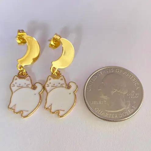 Handmade Kawaii white cat moon dangle earrings💕