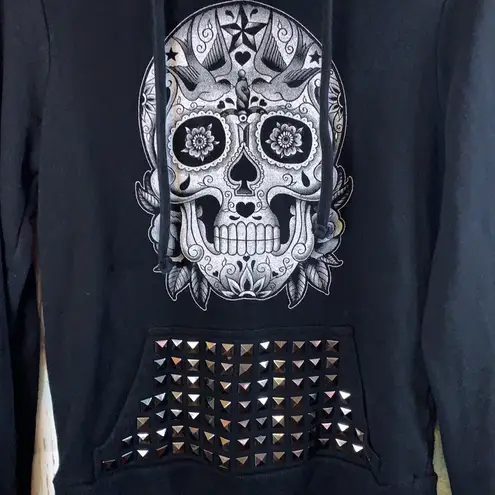 Iron fist 🚫SOLD🚫 Skull Graphic & Studs Black Hoodie Sz M