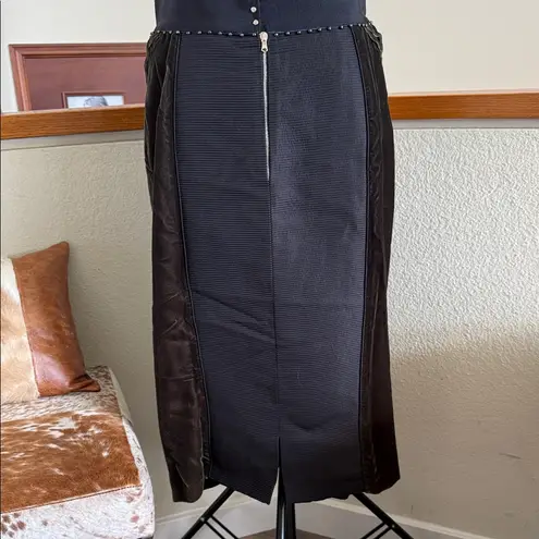 Gianfranco Ferré was live green with brown undertones velvet is Size 10/12