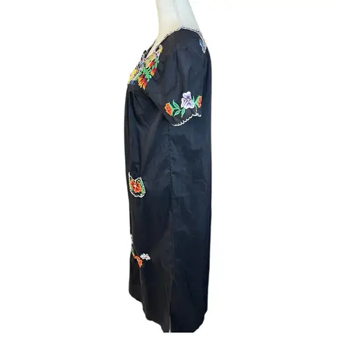 Vintage Hispanic maxi dress black Peru traditional embroidered cotton Size M