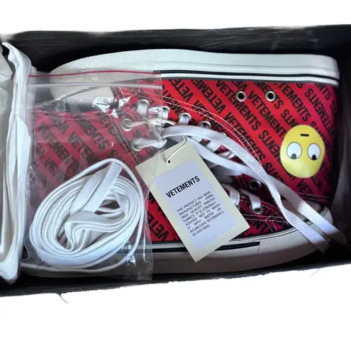 NIB VETEMENTS Printed Canvas Emoji High