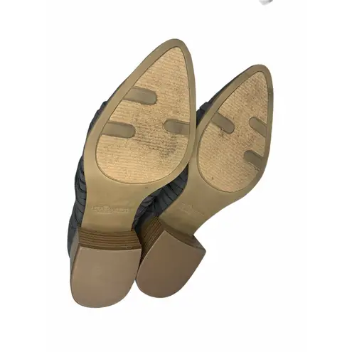 Fergalicious Iggy Ankle Bootie suade grey 6 NEW