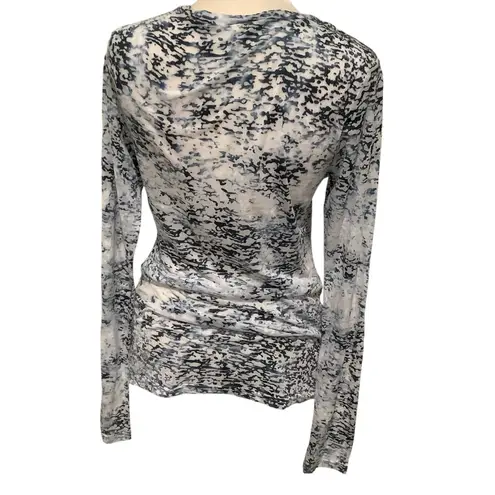 Sheplers Beautiful Patterned Women's Long Sleeve Blouse in Blue and White Bling Size L