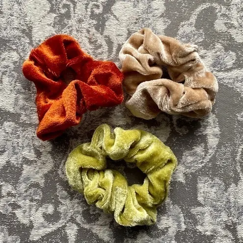 Iris Earth Tones Velvet Scrunchies 3 Pack