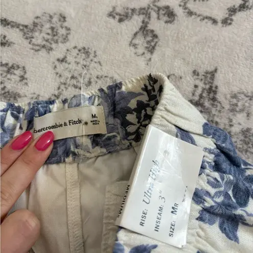 Abercrombie & Fitch  Linen Blend Pull On Shorts Blue Floral NWT Size Medium Beach