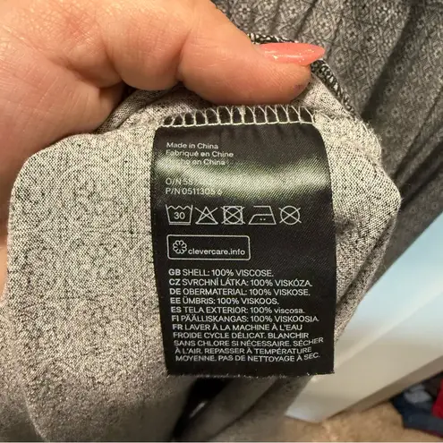 H&M  Black White Geometric Sleeveless Tie Detail Knee Length Dress‎ Elastic Waist