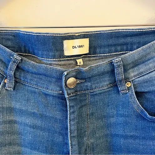 DL1961 Halle Straight High Rise Instasculpt Jeans Size 32 Medium Blue Wash