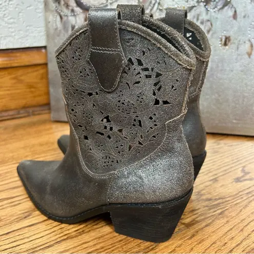 Donald J Pliner | Pewter Tumbled Brush Off Western Cowgirl Boots Size 7.5 Silver
