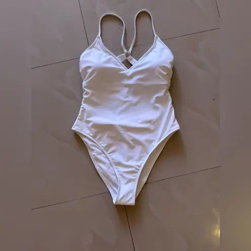 Shade & Shore 🔻NWT  white one piece swimsuit size 8/10 high leg cheeky