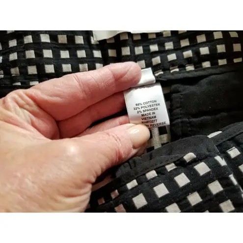 Elle Mid Rise Black w White Square Pattern Cropped Capri Pant Pockets Women's 2