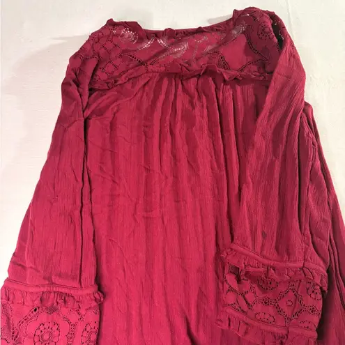 Crown & Ivy  Red Ruched 3/4 Sleeve Blouse