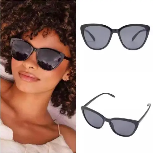Rachel Zoe  Nina Style Black Plastic Cat Eye Shape Frame Sunglasses.