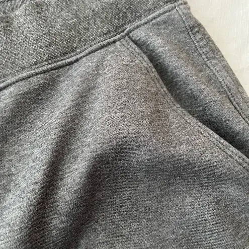 Abercrombie & Fitch  Gray Pull On Cropped Drawstrgin Jogger Pants