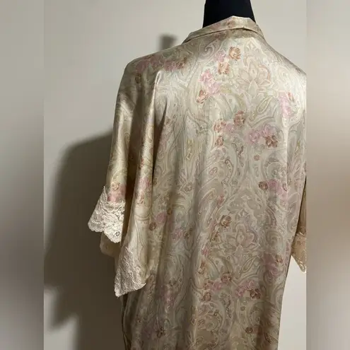 EUC Christine Vancouver 100% Silk Cream & Pink Floral Robe size P/S