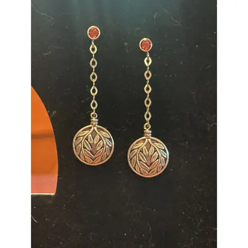 925 Sterling Silver Cut Out Etched Leaf Design Dangle Earrings With Garnets