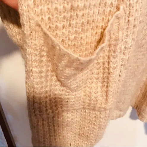 American Eagle  🦅 waffle knit fuzzy oversized puff sleeve pocket cardigan